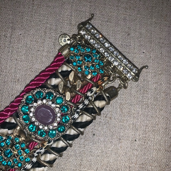 🎈Chunky jeweled statement bracelet - Picture 6 of 6